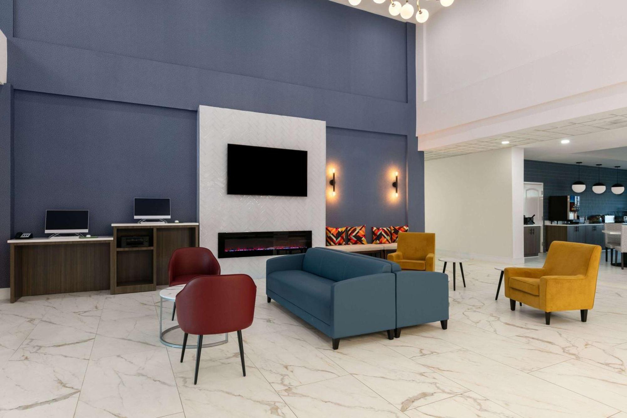 La Quinta Inn & Suites By Wyndham Ft Worth-Берлесон Экстерьер фото