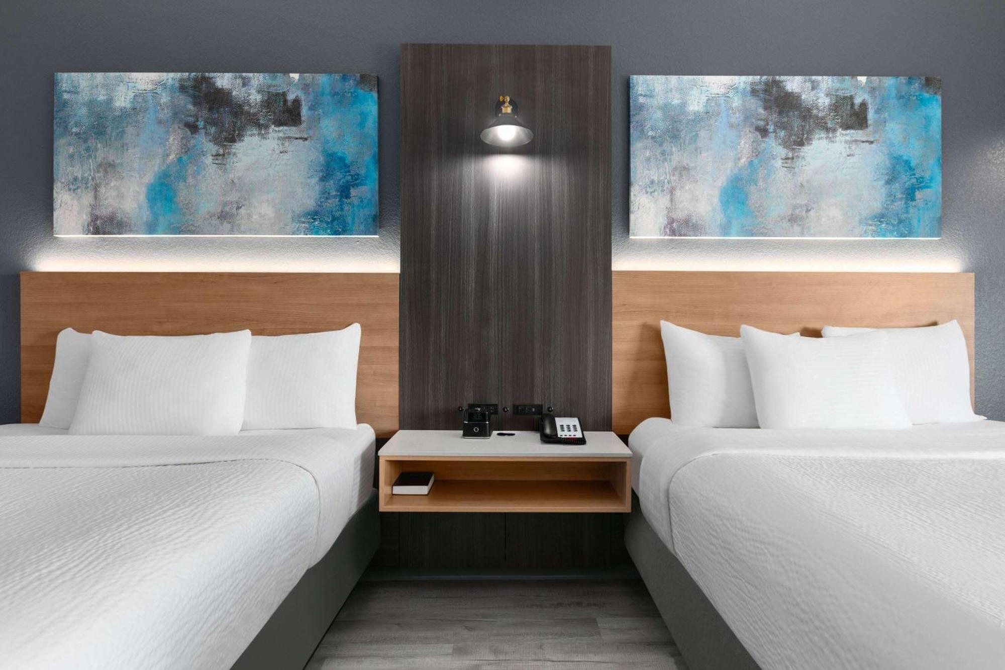 La Quinta Inn & Suites By Wyndham Ft Worth-Берлесон Экстерьер фото