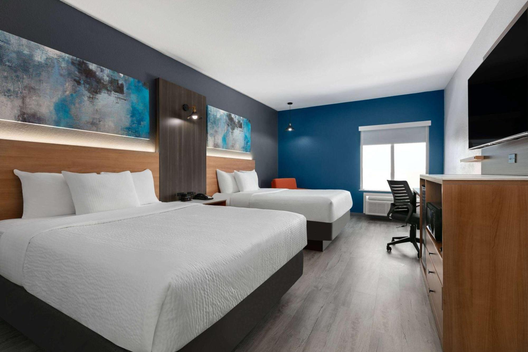 La Quinta Inn & Suites By Wyndham Ft Worth-Берлесон Экстерьер фото